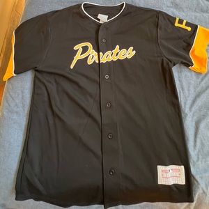 Pirates jersey mccutchen